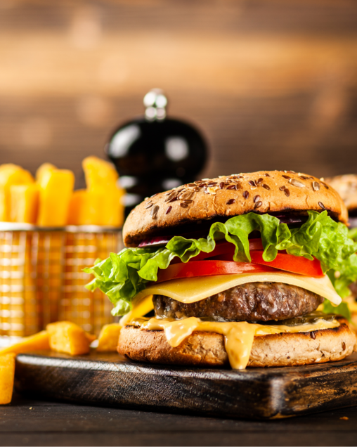 Photo d'un burger disponible à l'Aérogare, le point de restauration rapide du parc Bagatelle