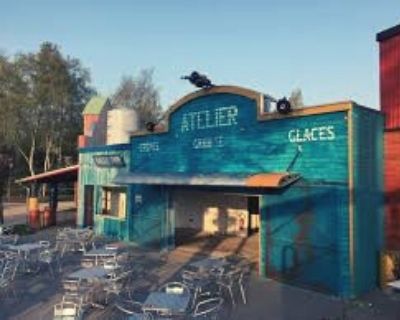 Entrée du snack gourmand l'Atelier, un restaurant du parc Bagatelle