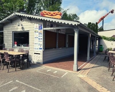 Entrée de la sandwicherie / gaufrerie Buffet de la Gare, un restaurant du parc Bagatelle