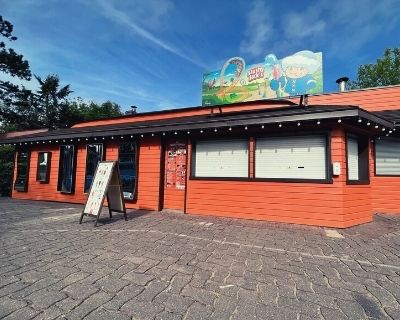 Entrée du snack Crepe Corner, un restaurant du parc Bagatelle