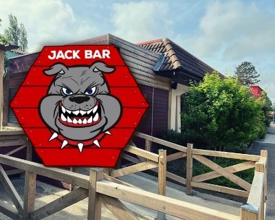 Entrée du snack Jack Bar, un restaurant du parc Bagatelle