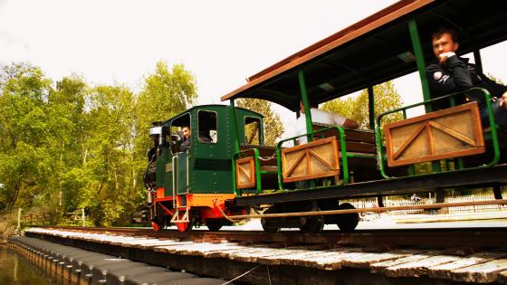Photo d'un wagon du Petit Train, le train qui fait le tour du parc Bagatelle