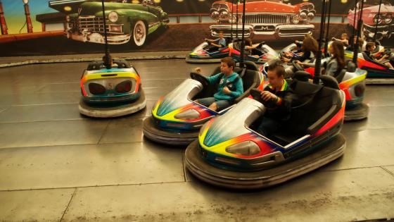 Photo des véhicules du Traffic Jam, les auto tamponneuses du parc Bagatelle