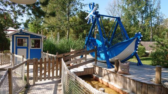 Photo de l'attraction du Petit Canot, une attraction pour les tous-petits